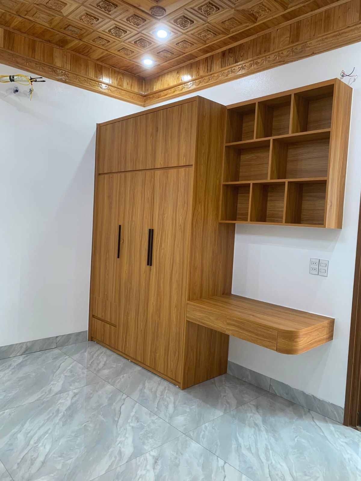 Tủ quần áo kết hợp kệ bàn làm việc 