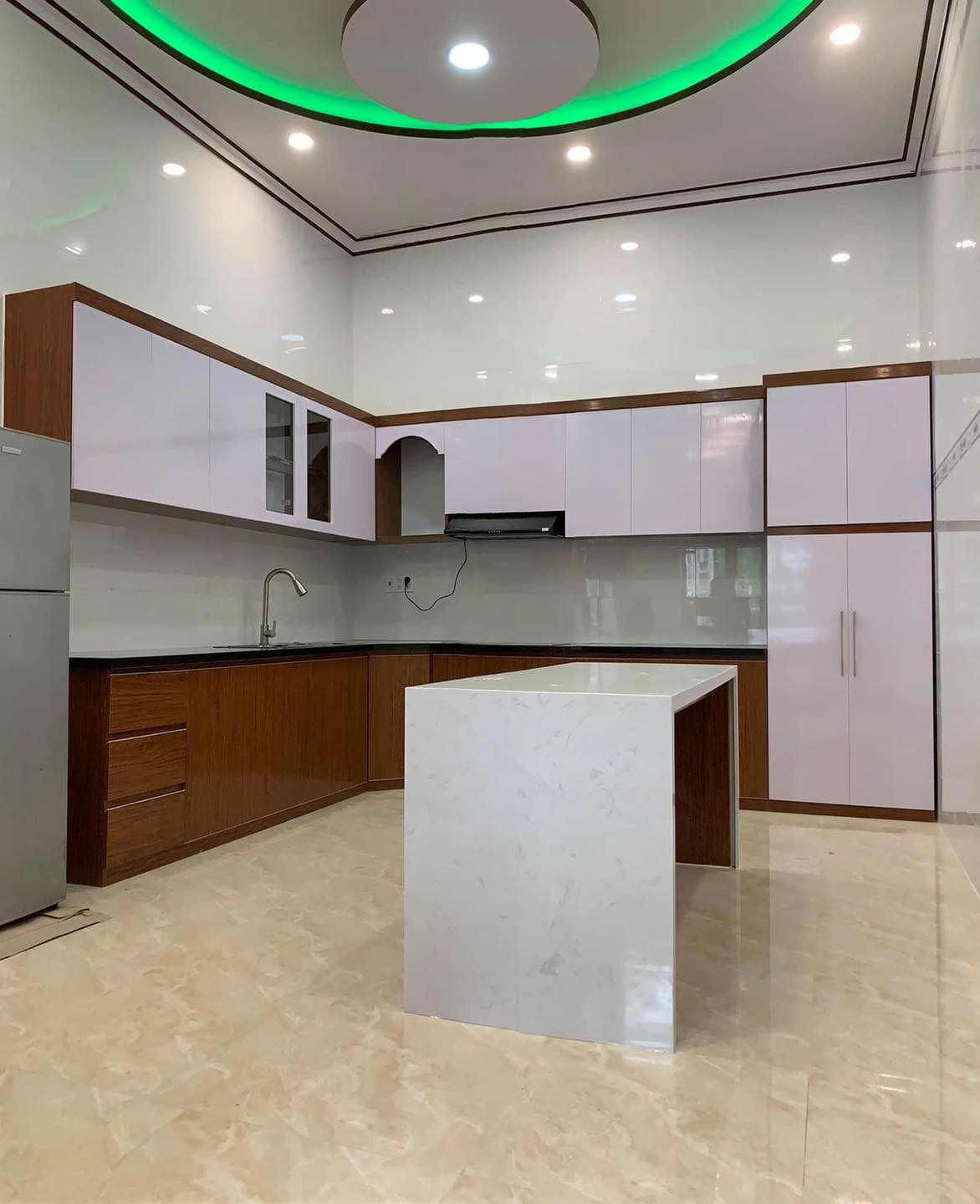 Thi công hoàn thiện tủ bếp nhựa