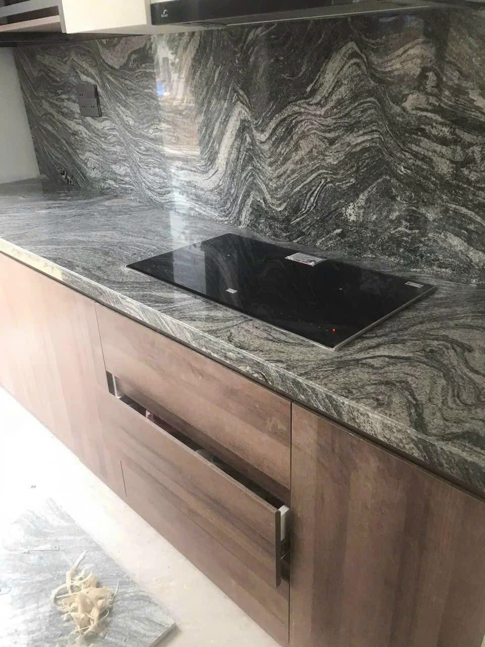 Thi công đá granite tự nhiên ốp bếp 