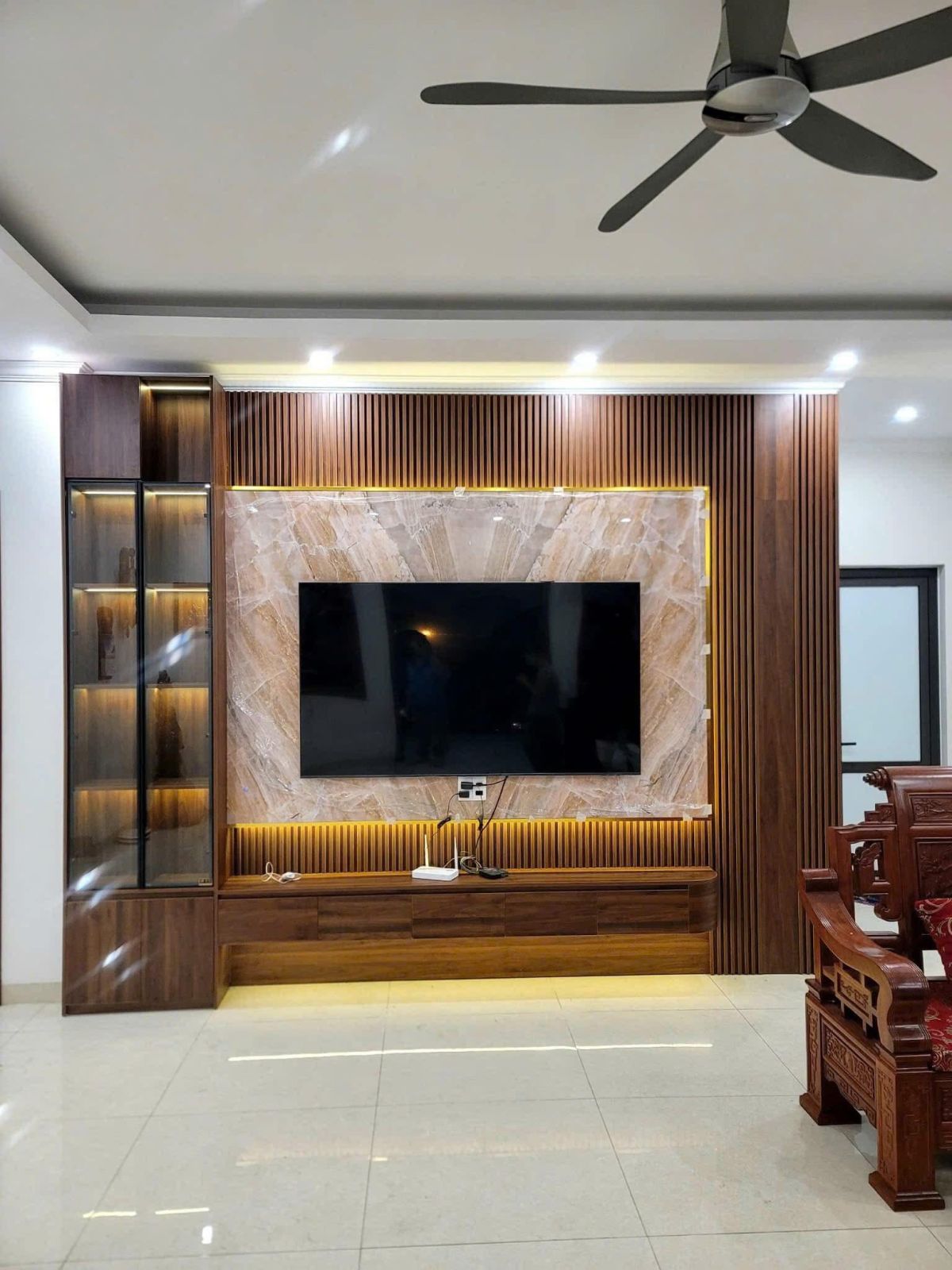 Thi công kệ tủ tivi 