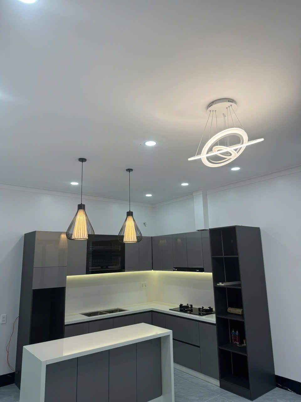 Thi công tủ bếp hiện đại 