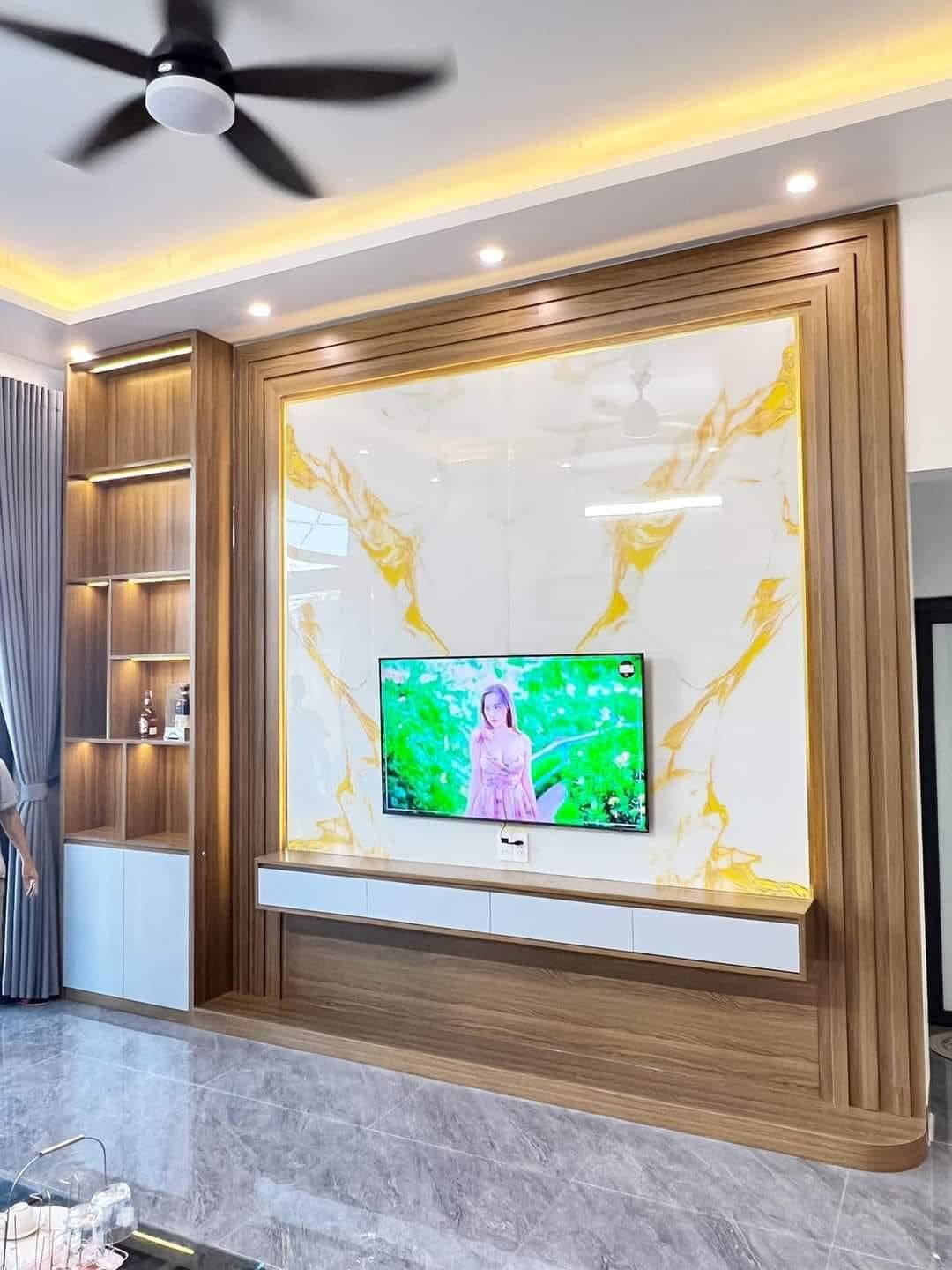 Kệ vách tivi hiện đại đẹp mắt 