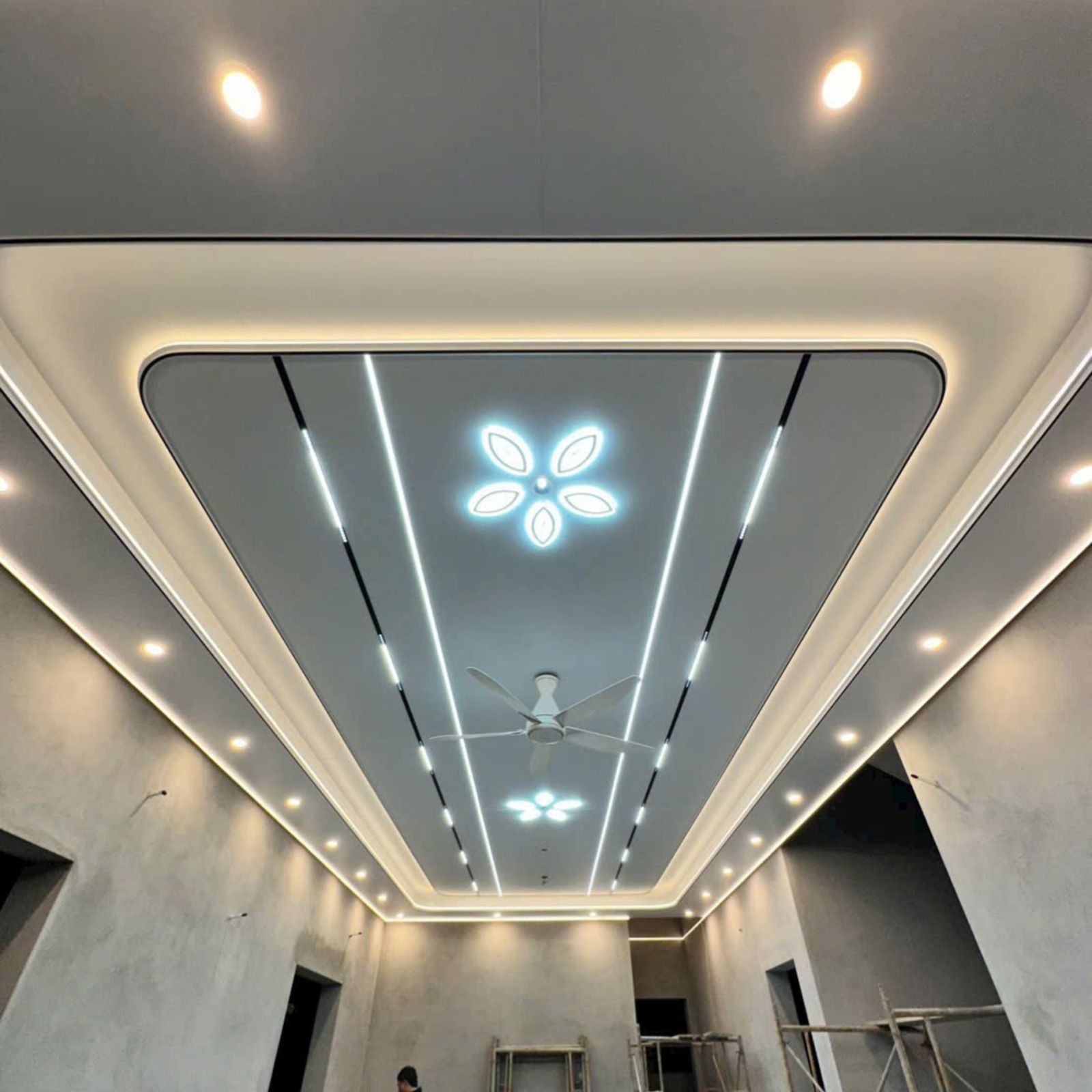 Thi công trần nhôm giật cấp