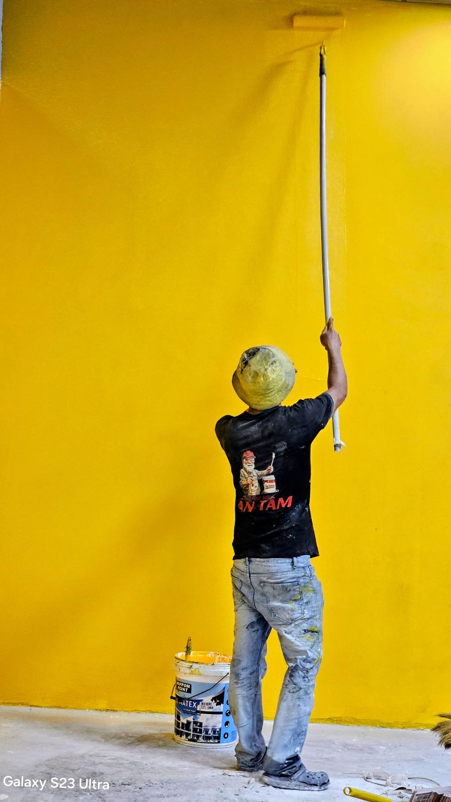 Thi công sơn tường 