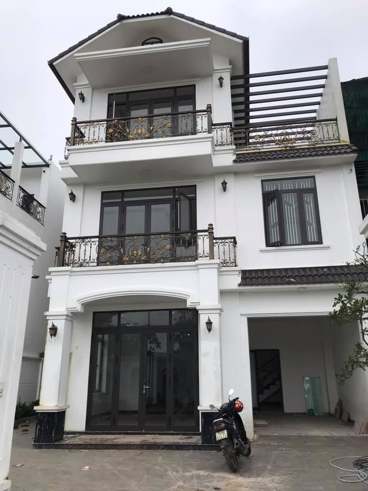 Lắp cửa nhôm kính
