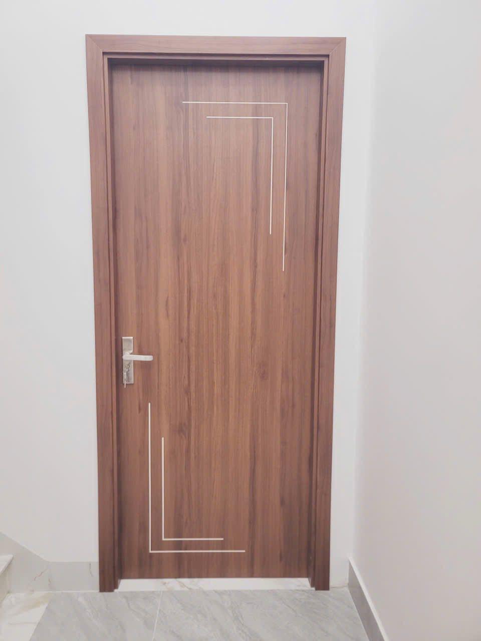 Cửa nhựa Composite trang trí chỉ nhôm