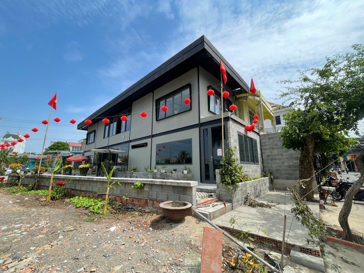 Nhà tiền chế 2 tầng
