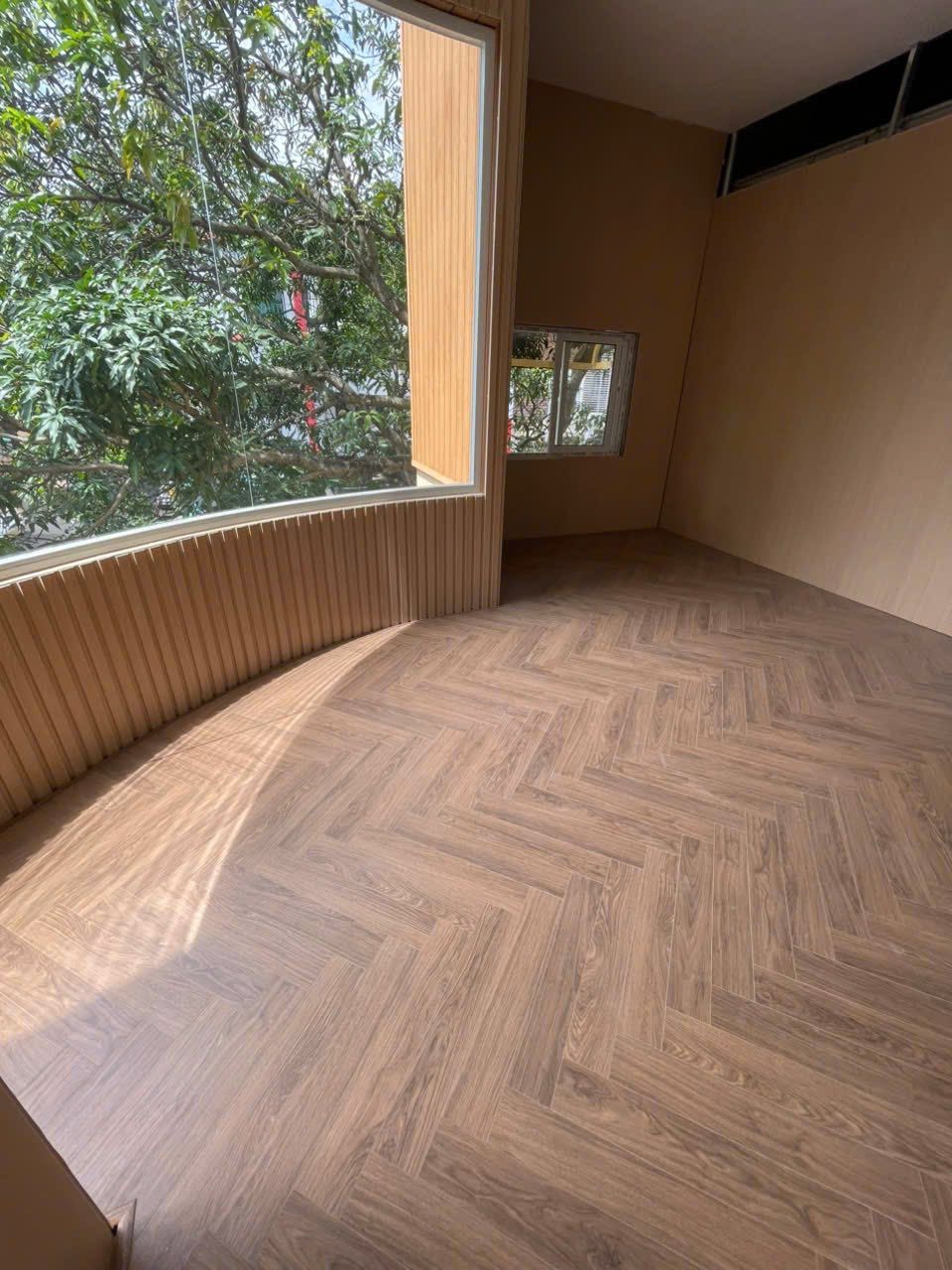 Thi công sàn nhựa giả gỗ