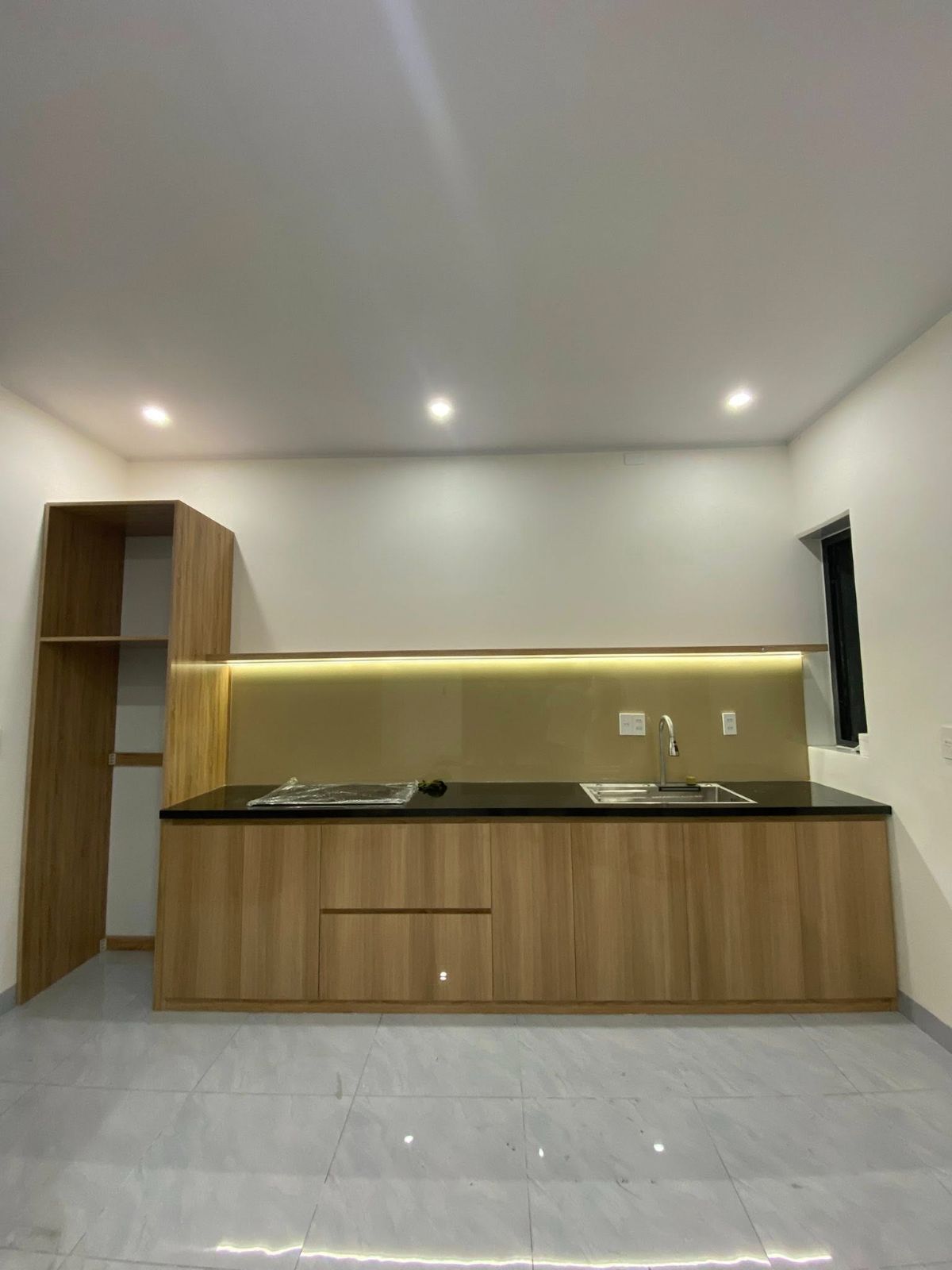 Tủ bếp hiện đại 