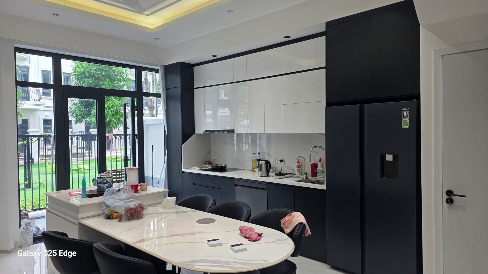 Khu bếp và phòng ăn hiện đại