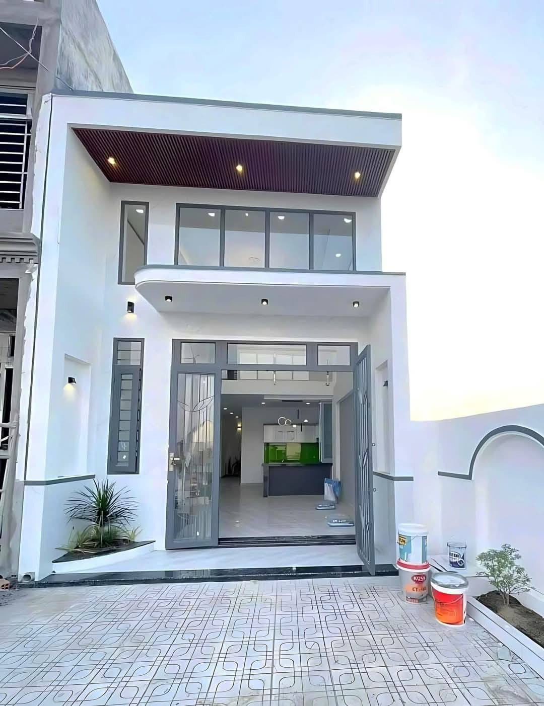 Nhà phố 2 tầng mái bằng hiện đại