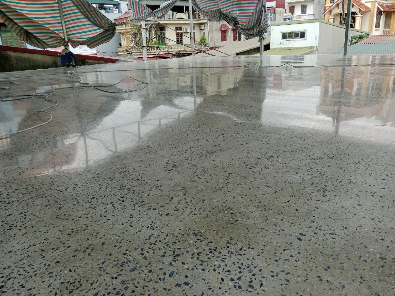 Đánh bóng sàn bê tông 