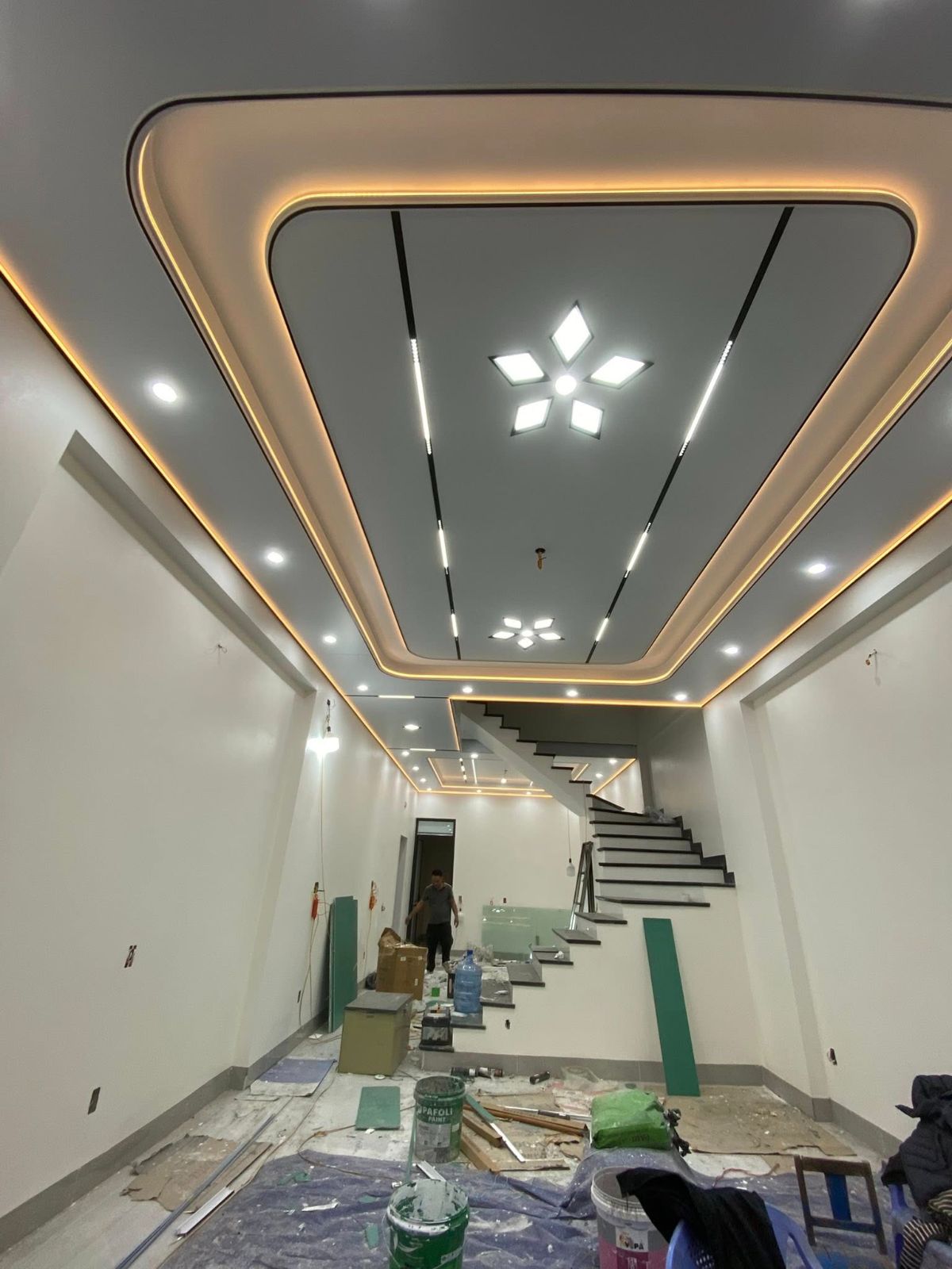 Trần nhôm phòng khách hiện đại