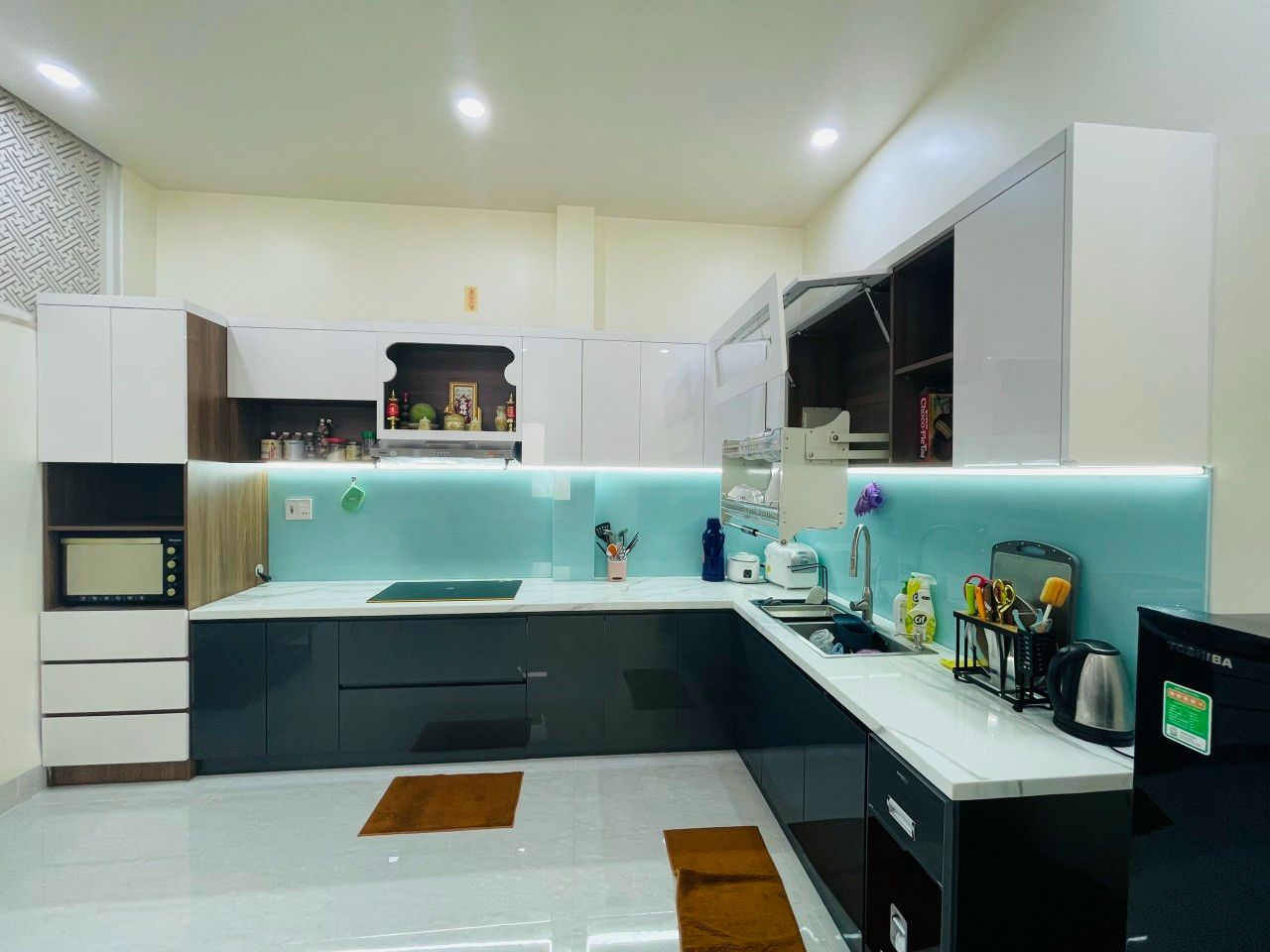 Tủ bếp gia đình 