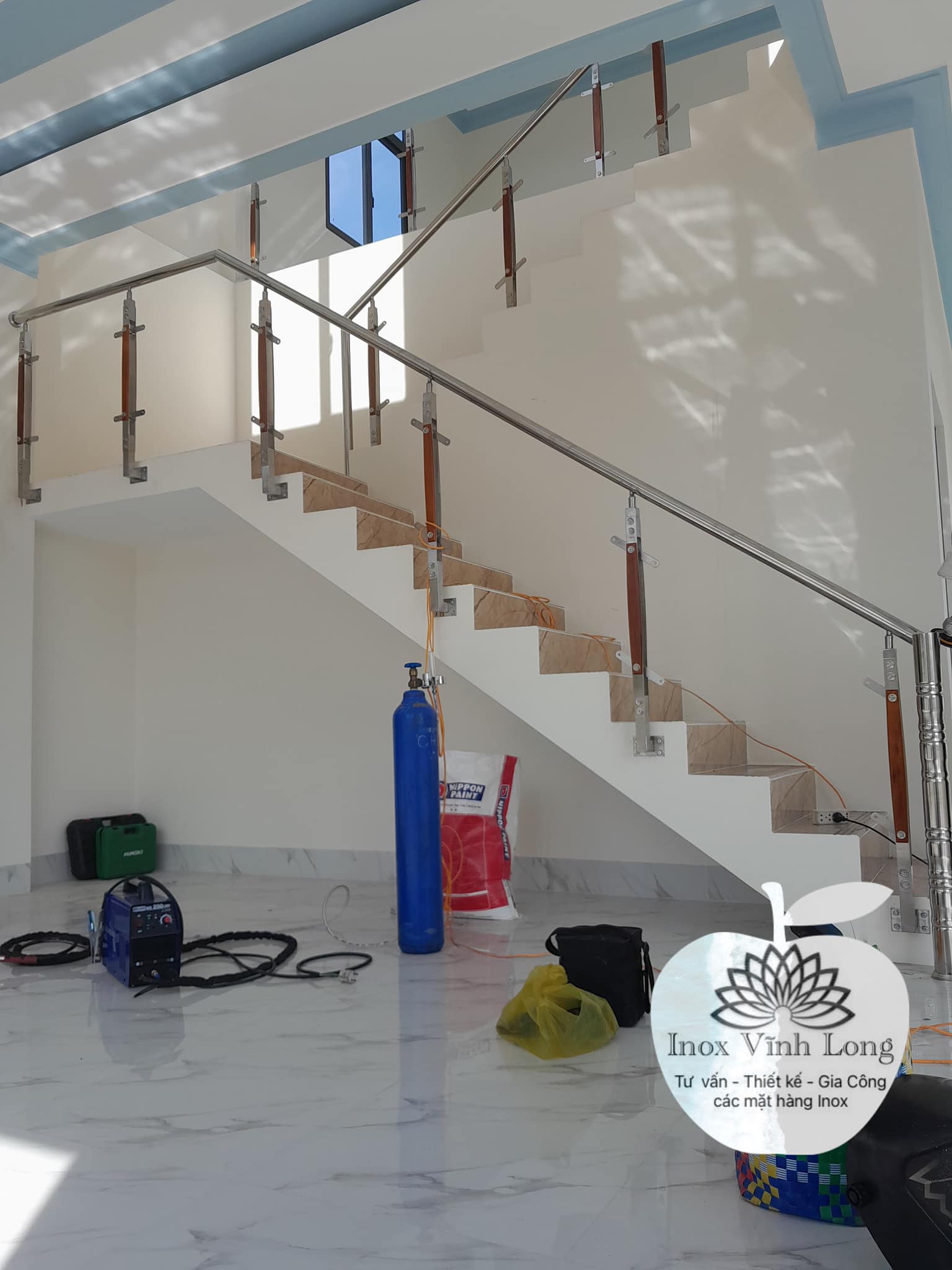 Thi công tay vịn cầu thang inox 