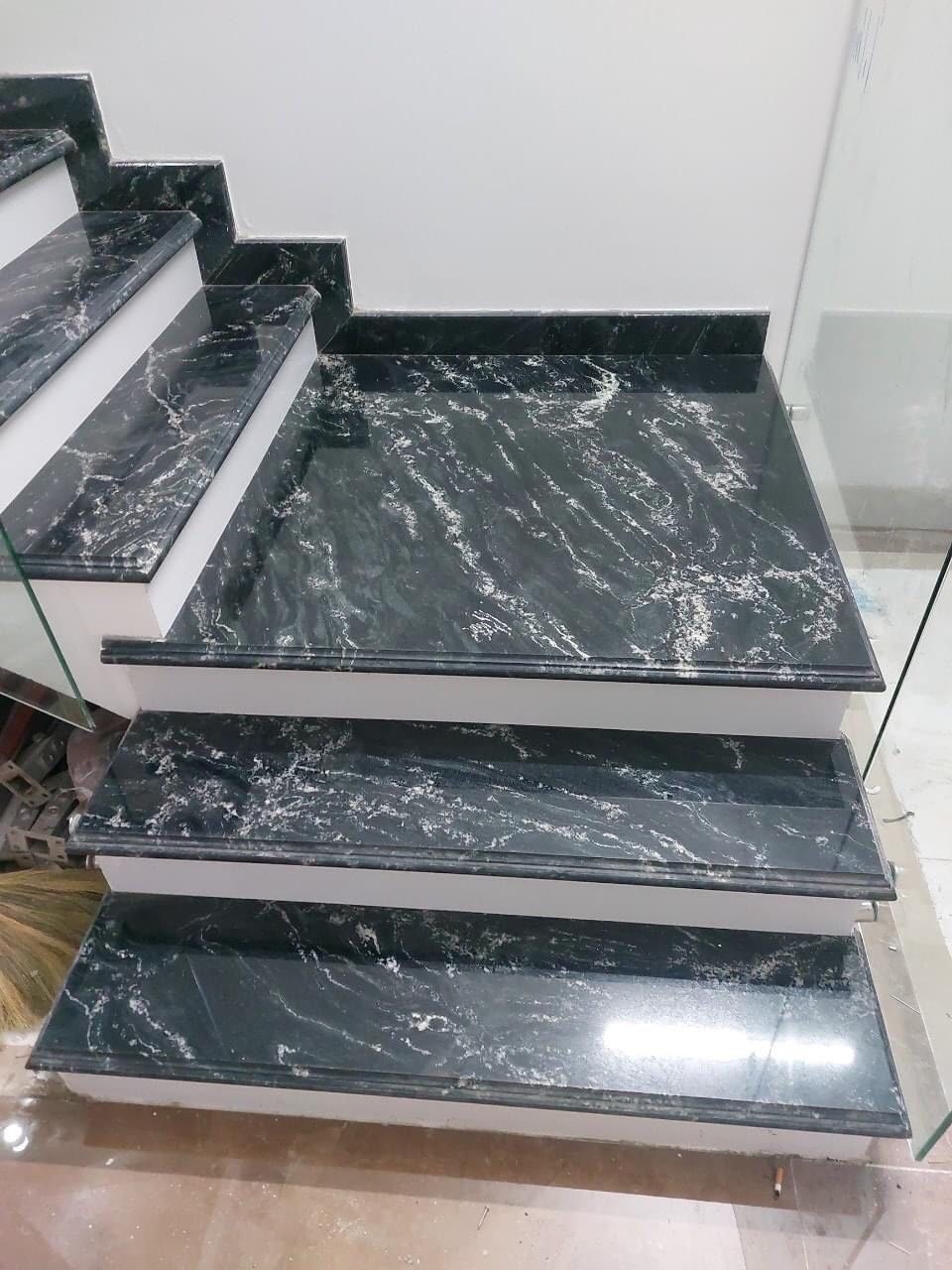 Đá ốp bậc cầu thang
