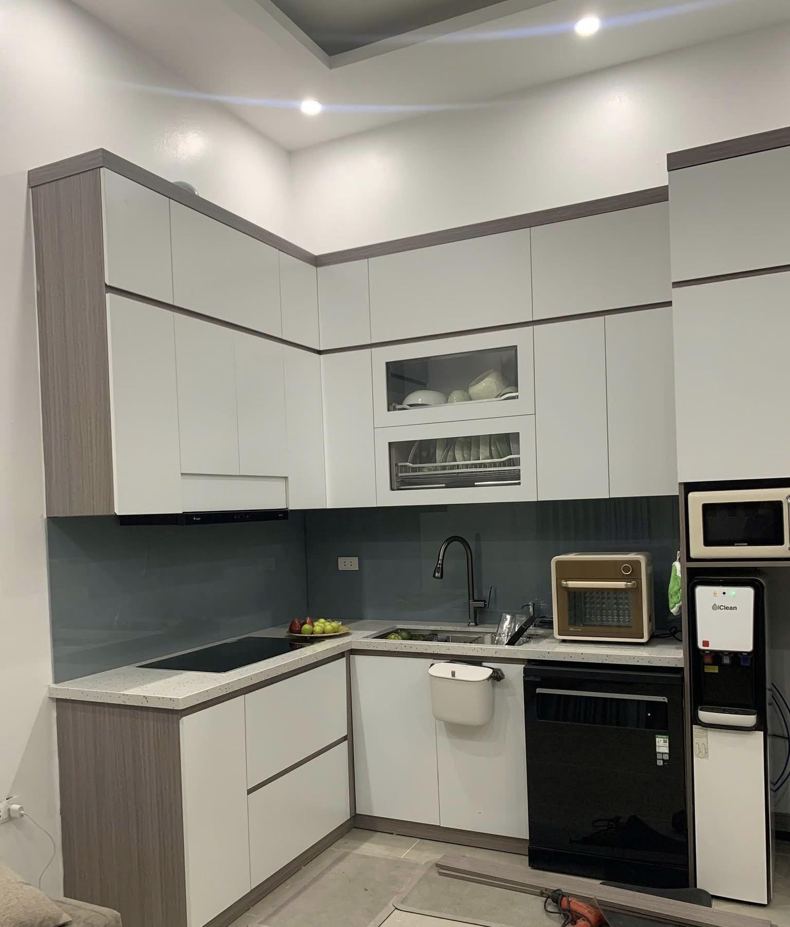 Thi công tủ bếp hiện đại