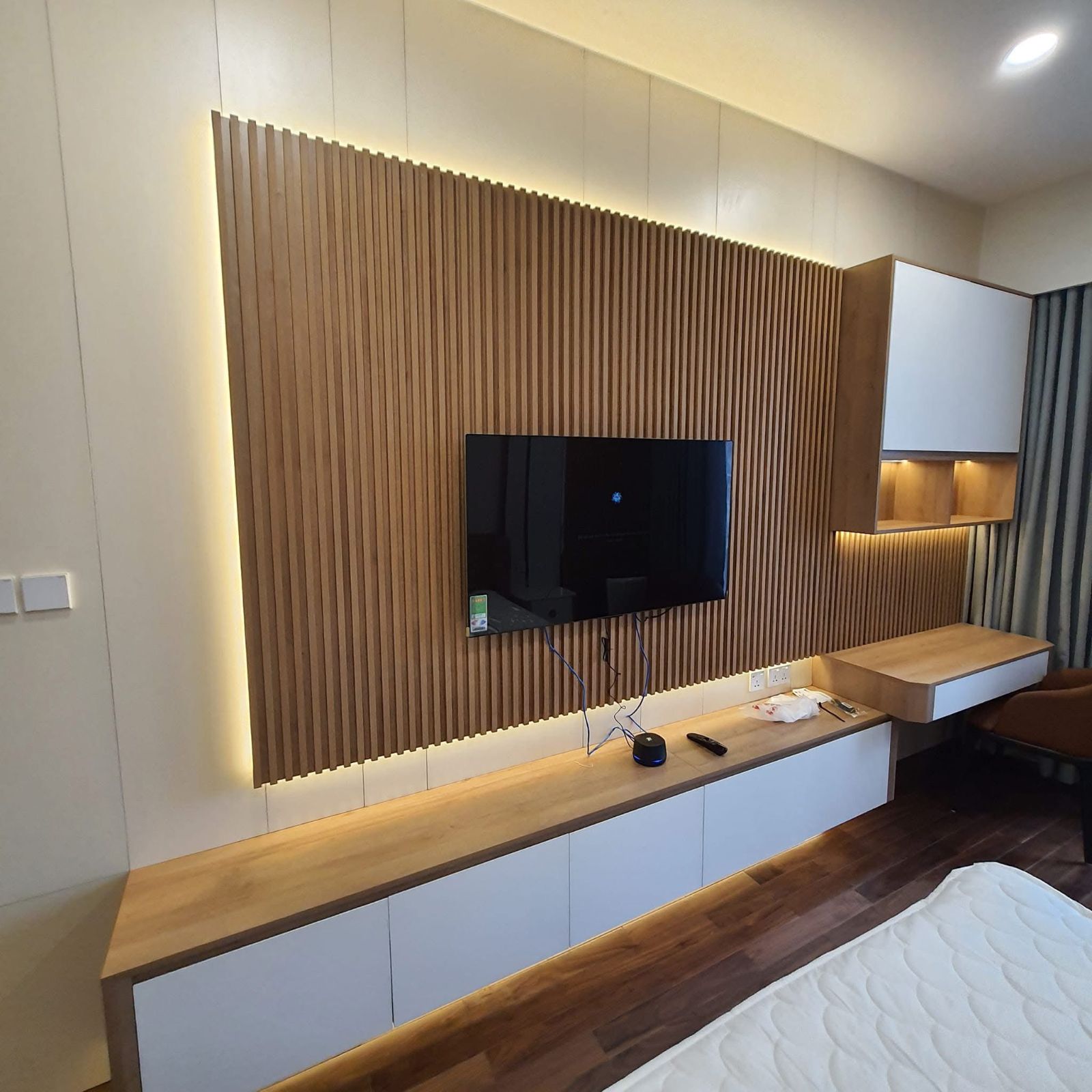 Kệ tivi vách ốp trang trí