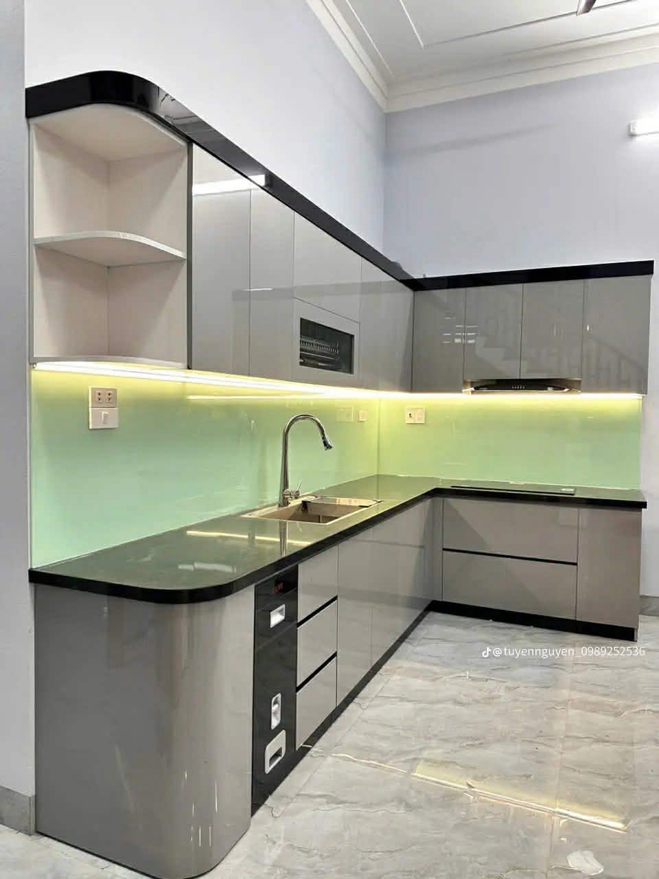 Tủ bếp nhựa hiện đại chữ L