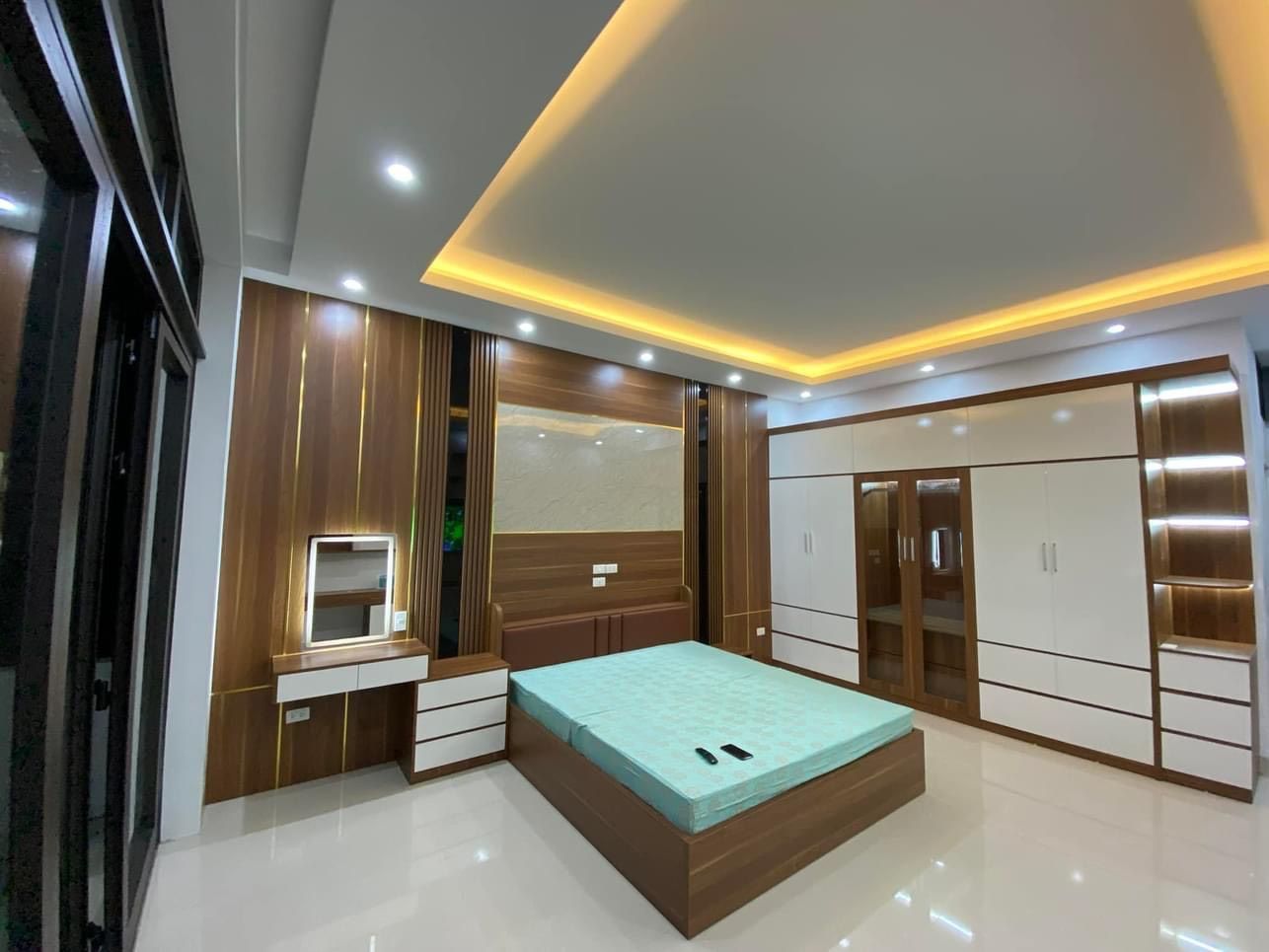 Phòng ngủ gỗ ấm cúng