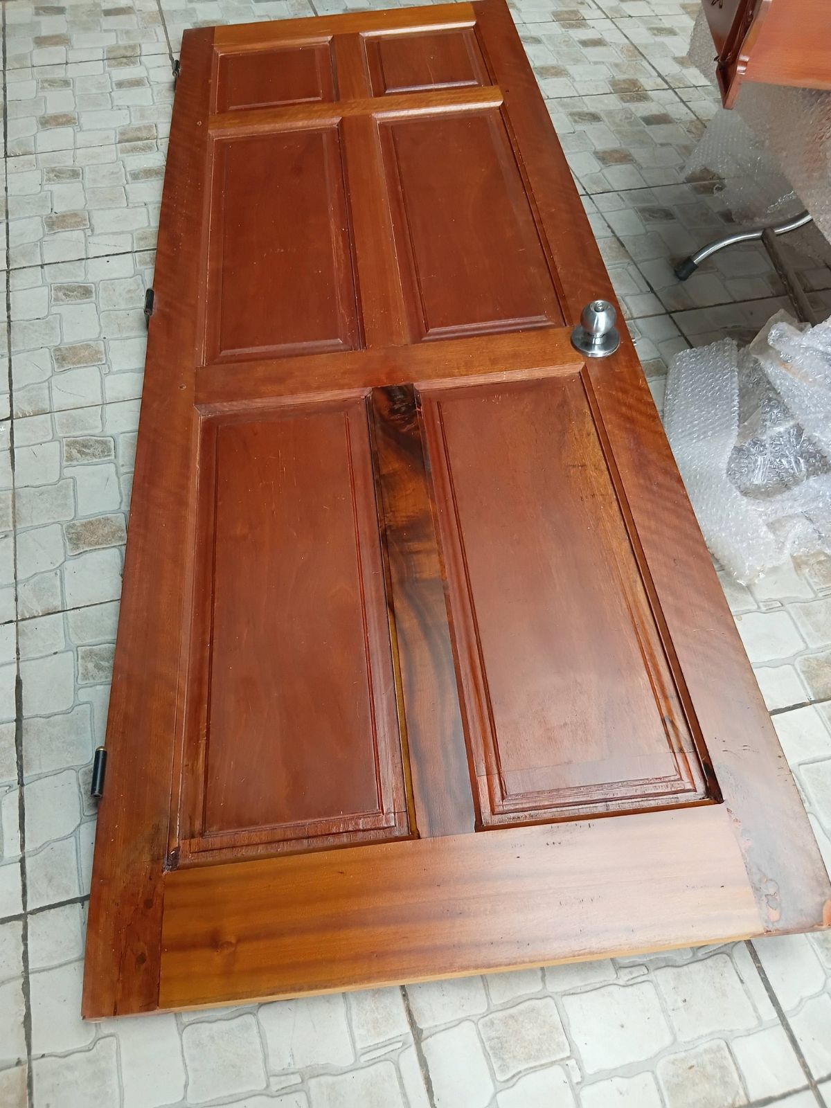 Sơn sửa phục hồi cửa gỗ