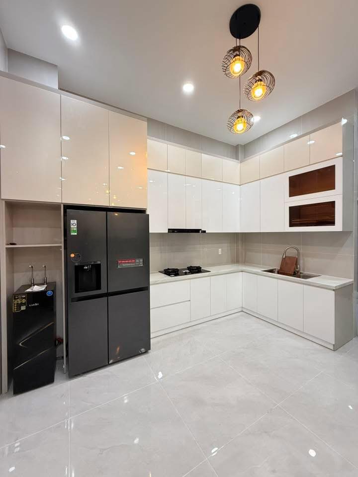 Không gian bếp hiện đại tối giản