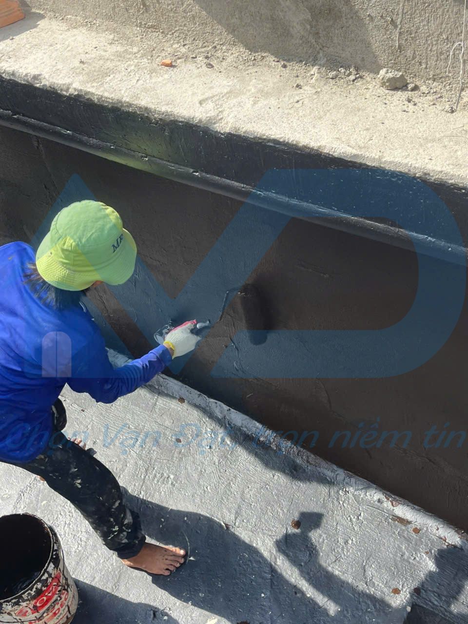 Xử lý chống thấm chân tường cổ mái