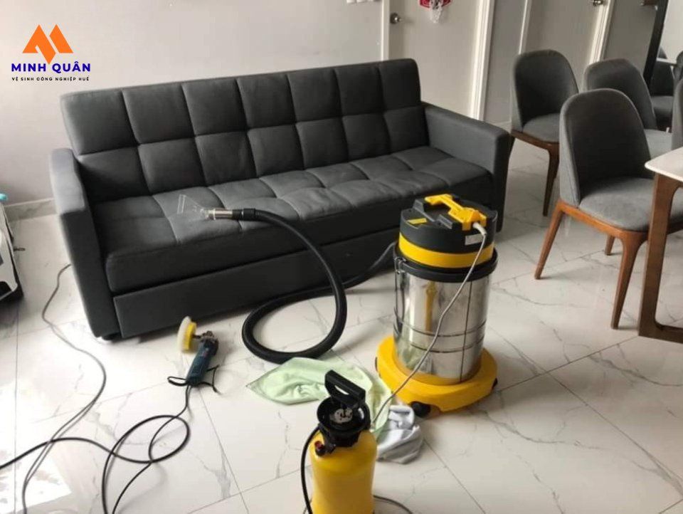 Vệ sinh sofa phòng khách căn hộ