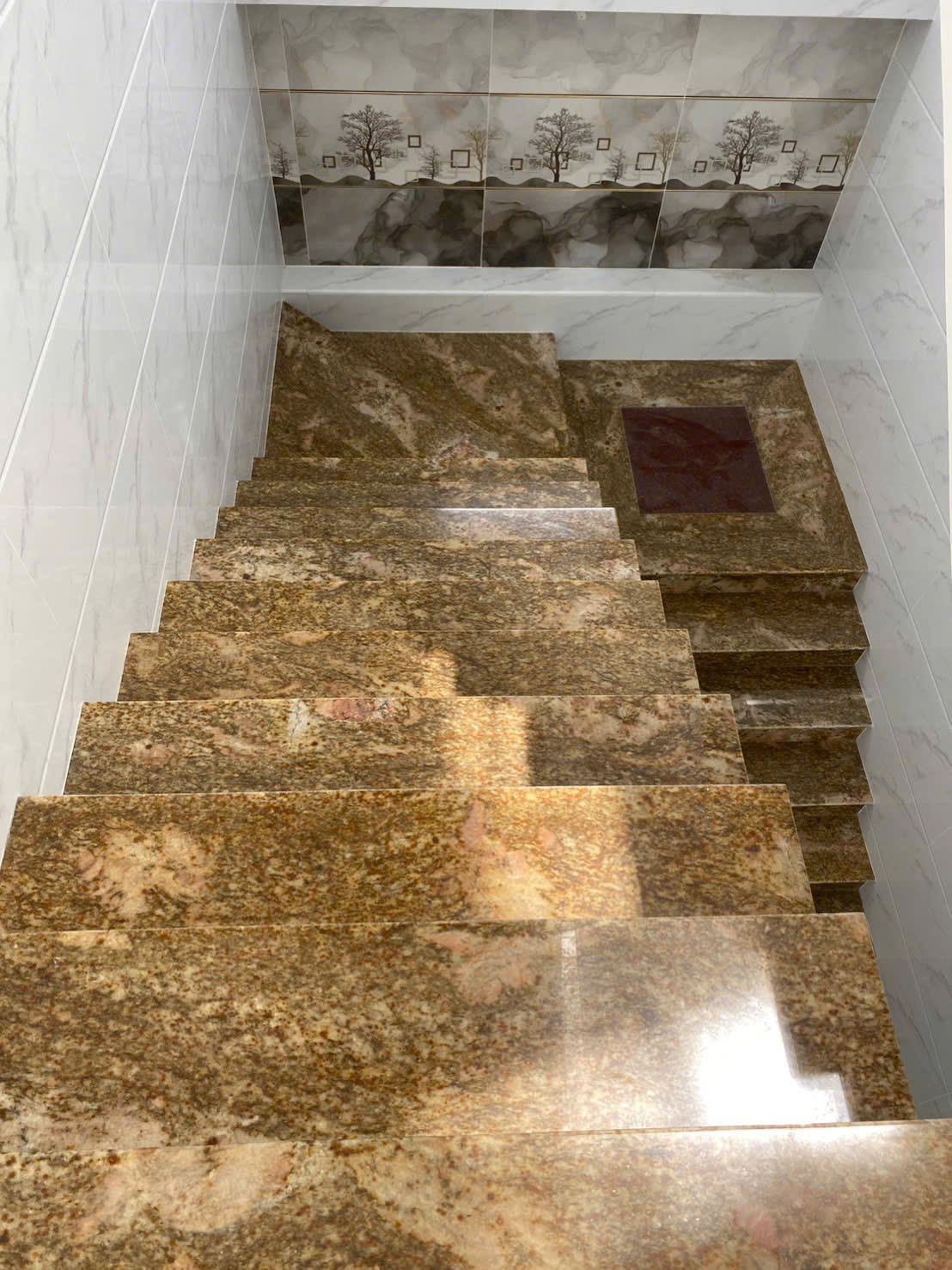ĐÁ GRANITE ỐP CẦU THANG