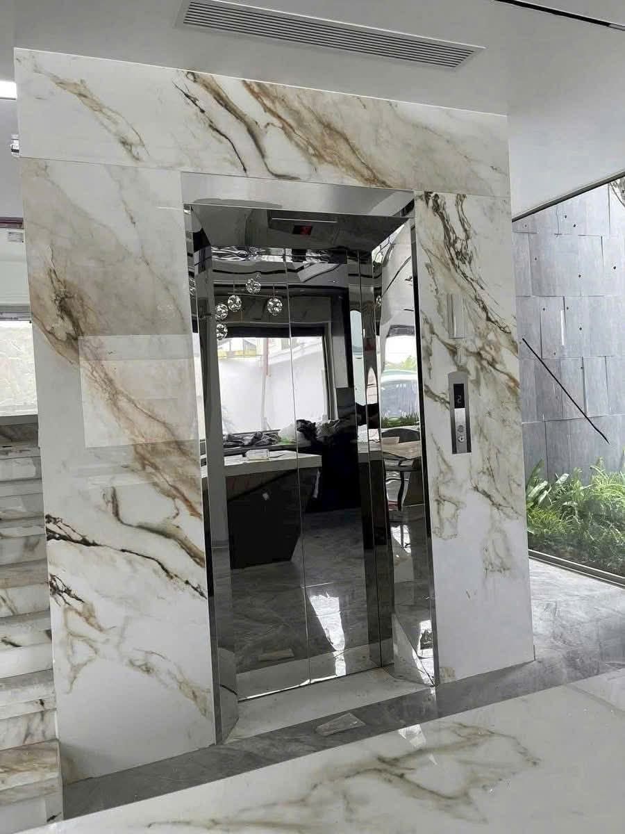 Đá ốp mặt thang máy
