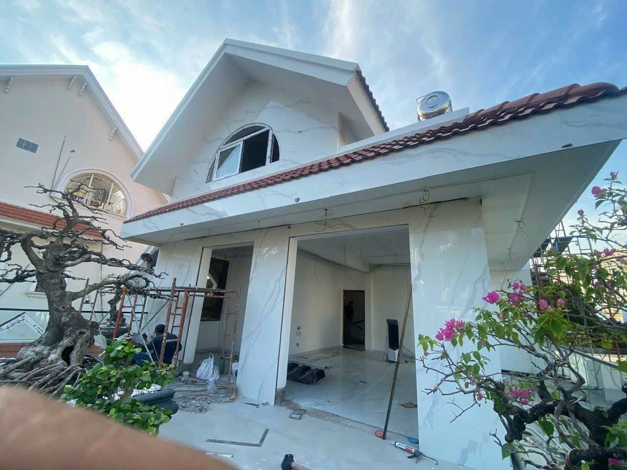 Đá ốp mặt tiền nhà phố