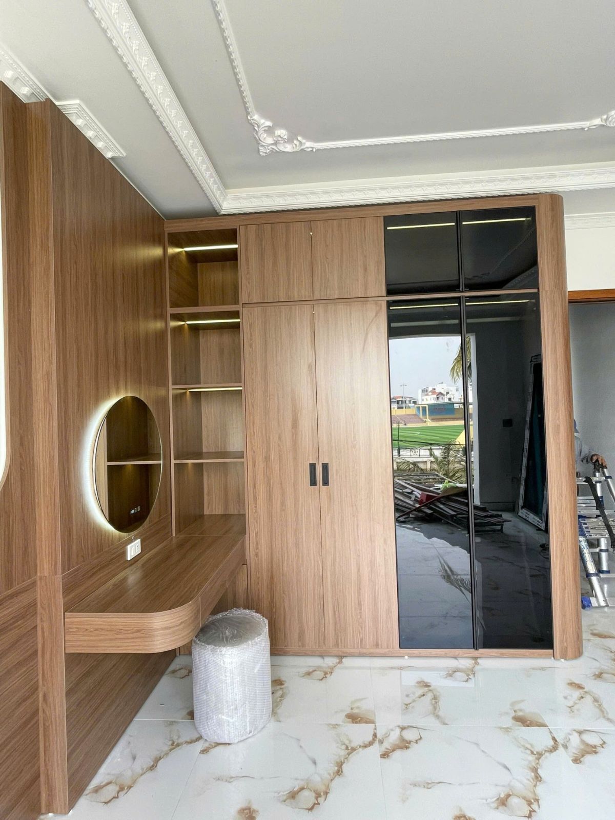 Tủ quần áo vân gỗ kết hợp bàn trang điểm