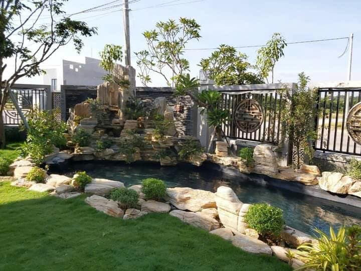 Hòn non bộ kết hợp hồ nước sân vườn