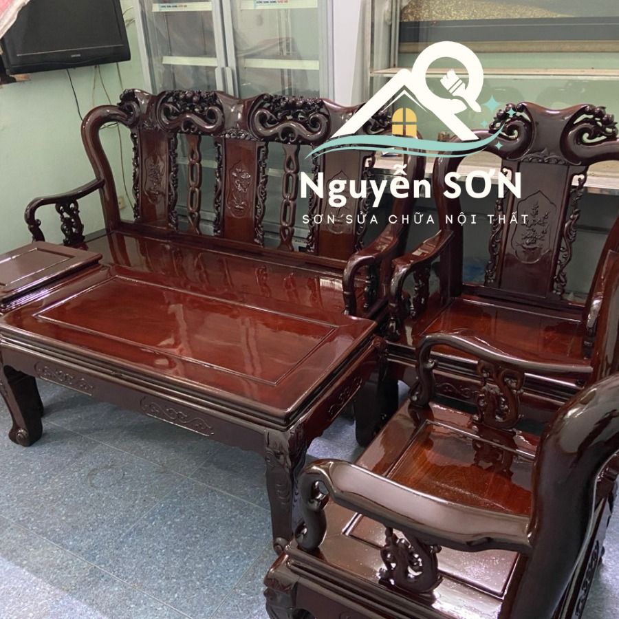 Sơn mới bộ bàn ghế gỗ phòng khách
