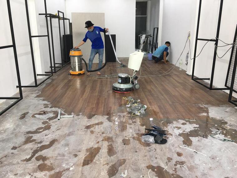  Vệ sinh sàn sau xây dựng