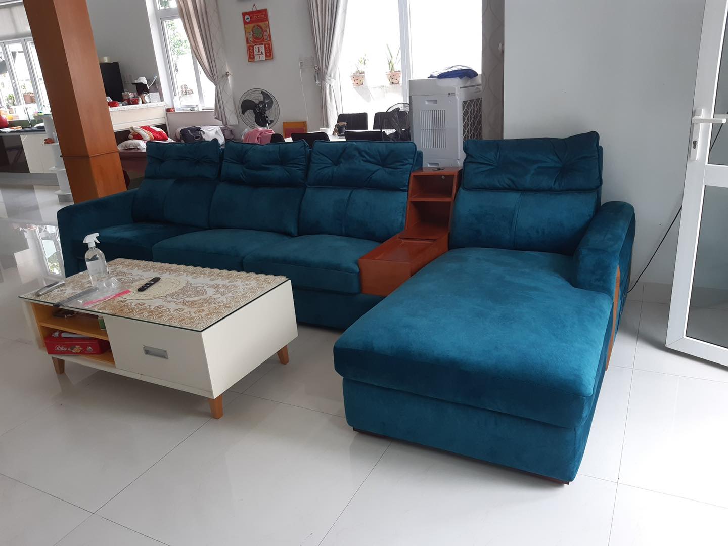 Sofa bọc lại hoàn thiện tại nhà khách