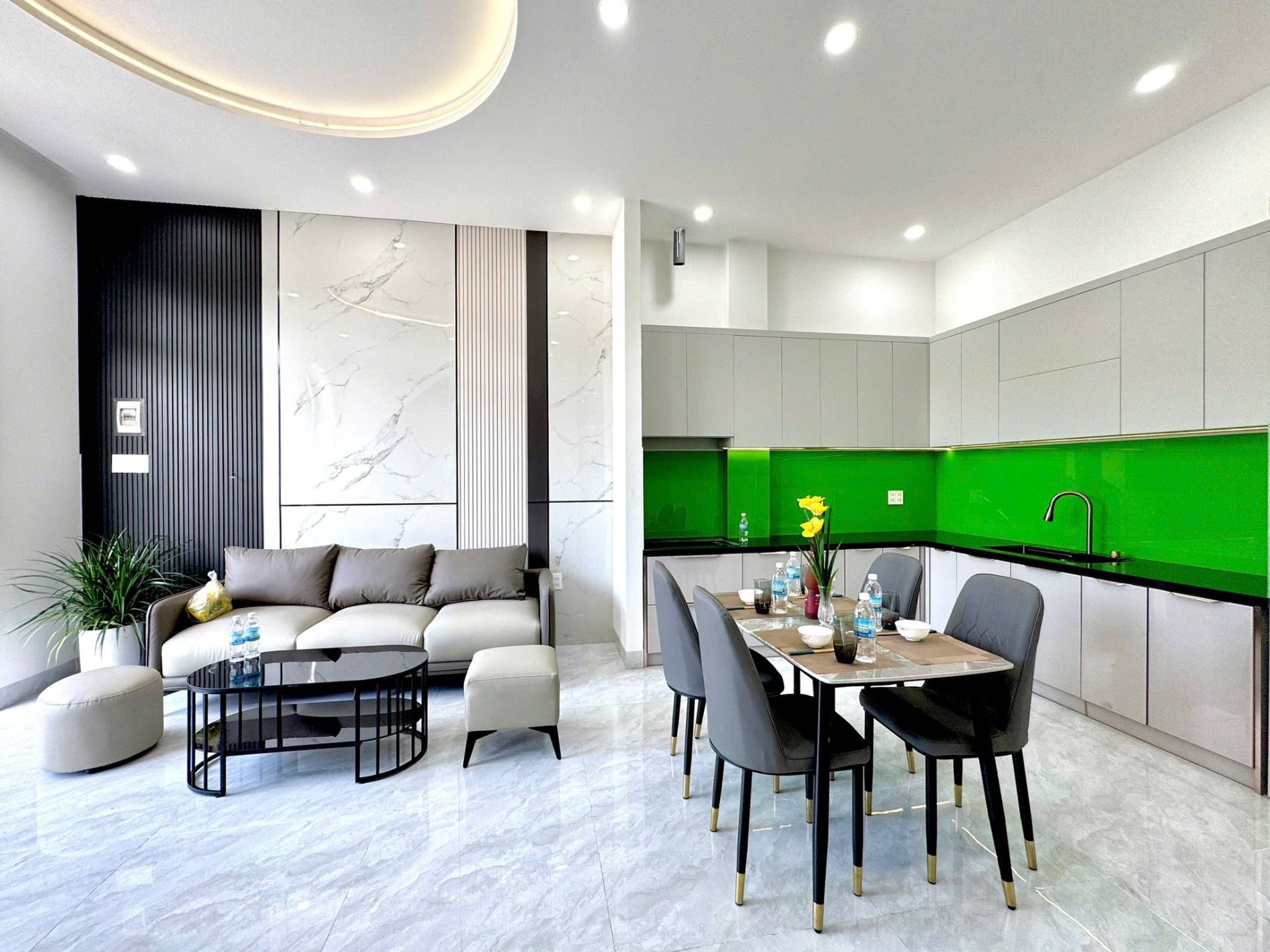 Nội thất phòng khách và bếp