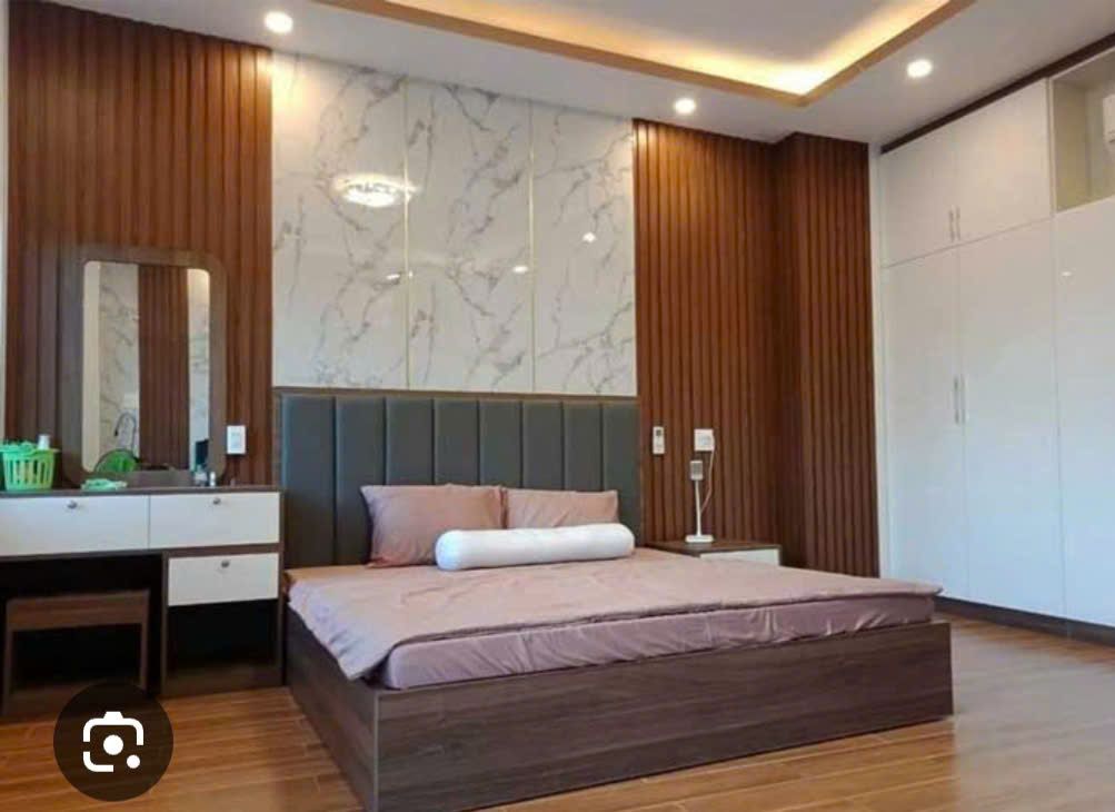 Sàn gỗ và tấm ốp tường 