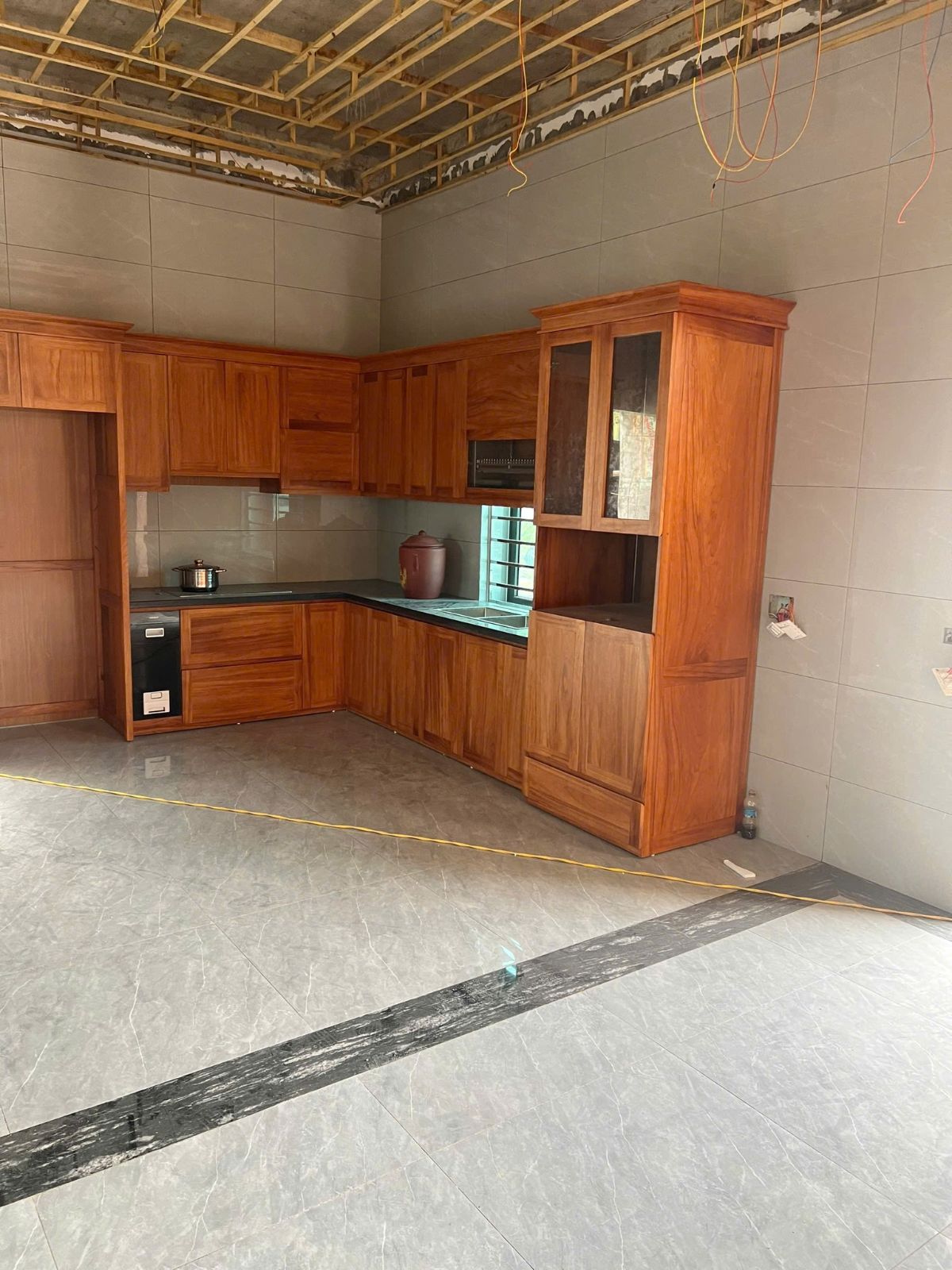 Tủ bếp chữ L hiện đại 