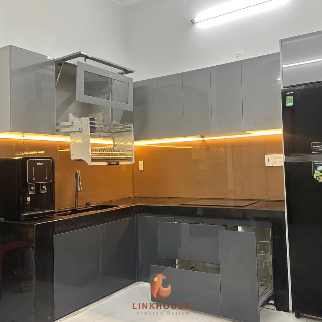 Thi công tủ bếp chữ L 