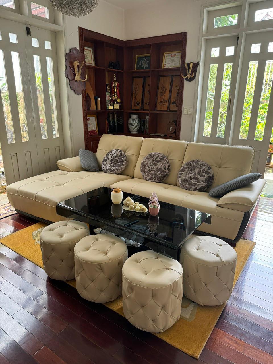 Hoàn thiện bộ sofa phòng khách 