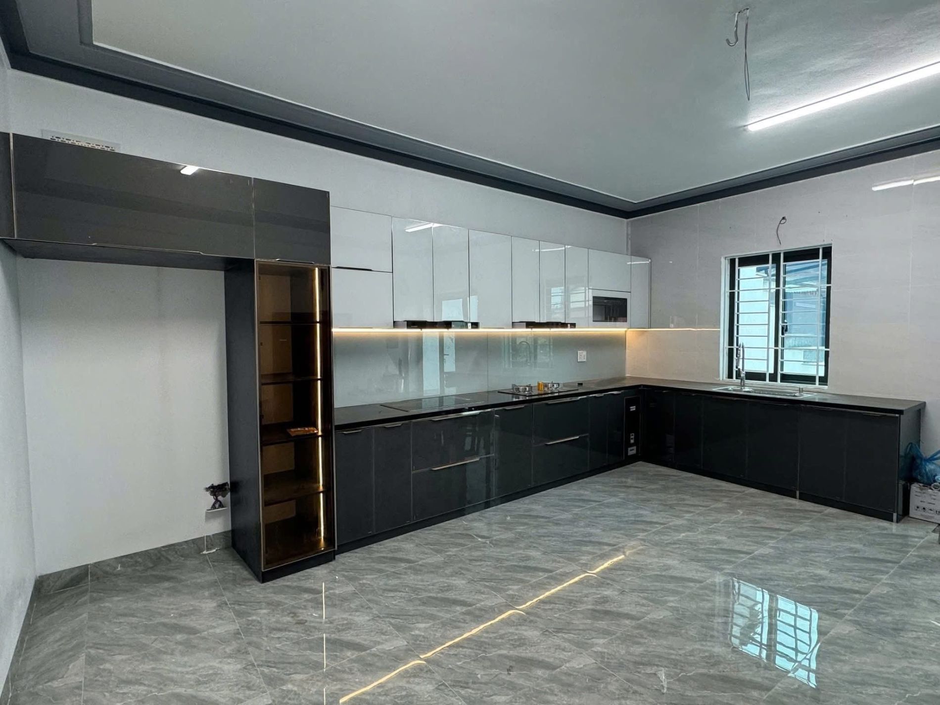 Tủ bếp chữ L