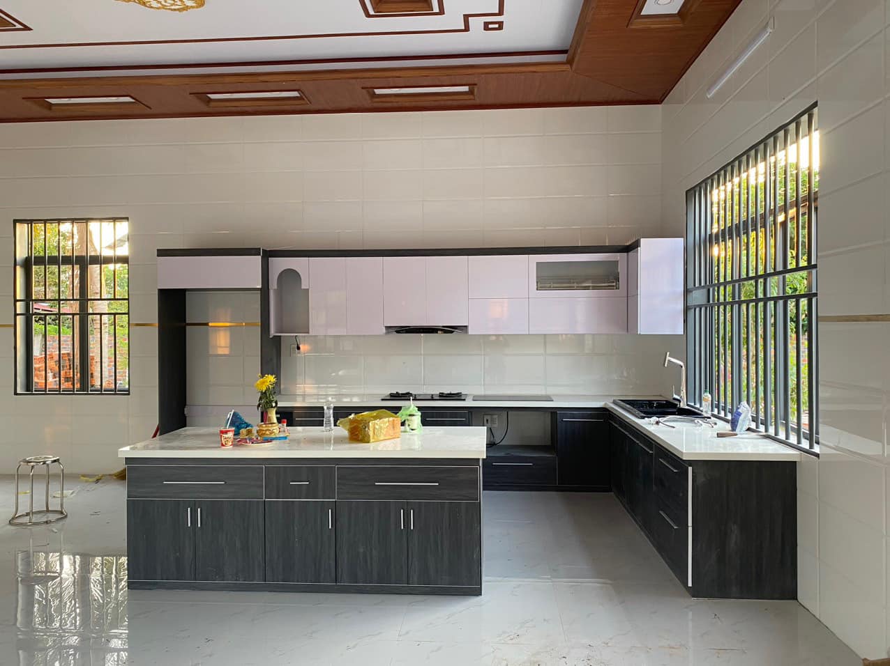 Thi công tủ bếp chữ L 