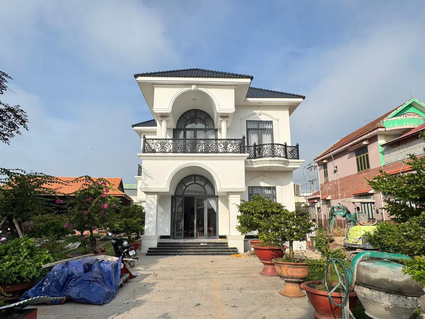 Biệt thự 2 tầng hiện đại