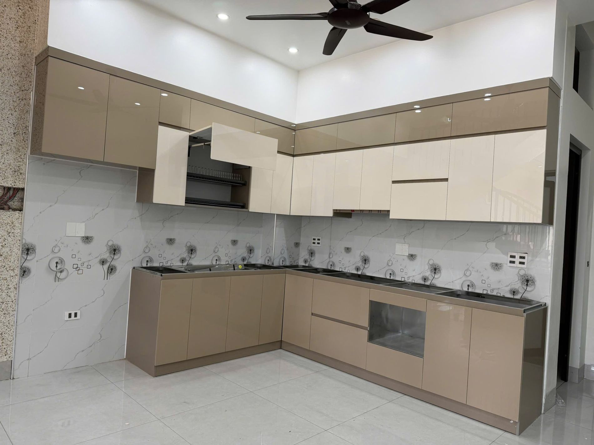 Tủ bếp hiện đại 