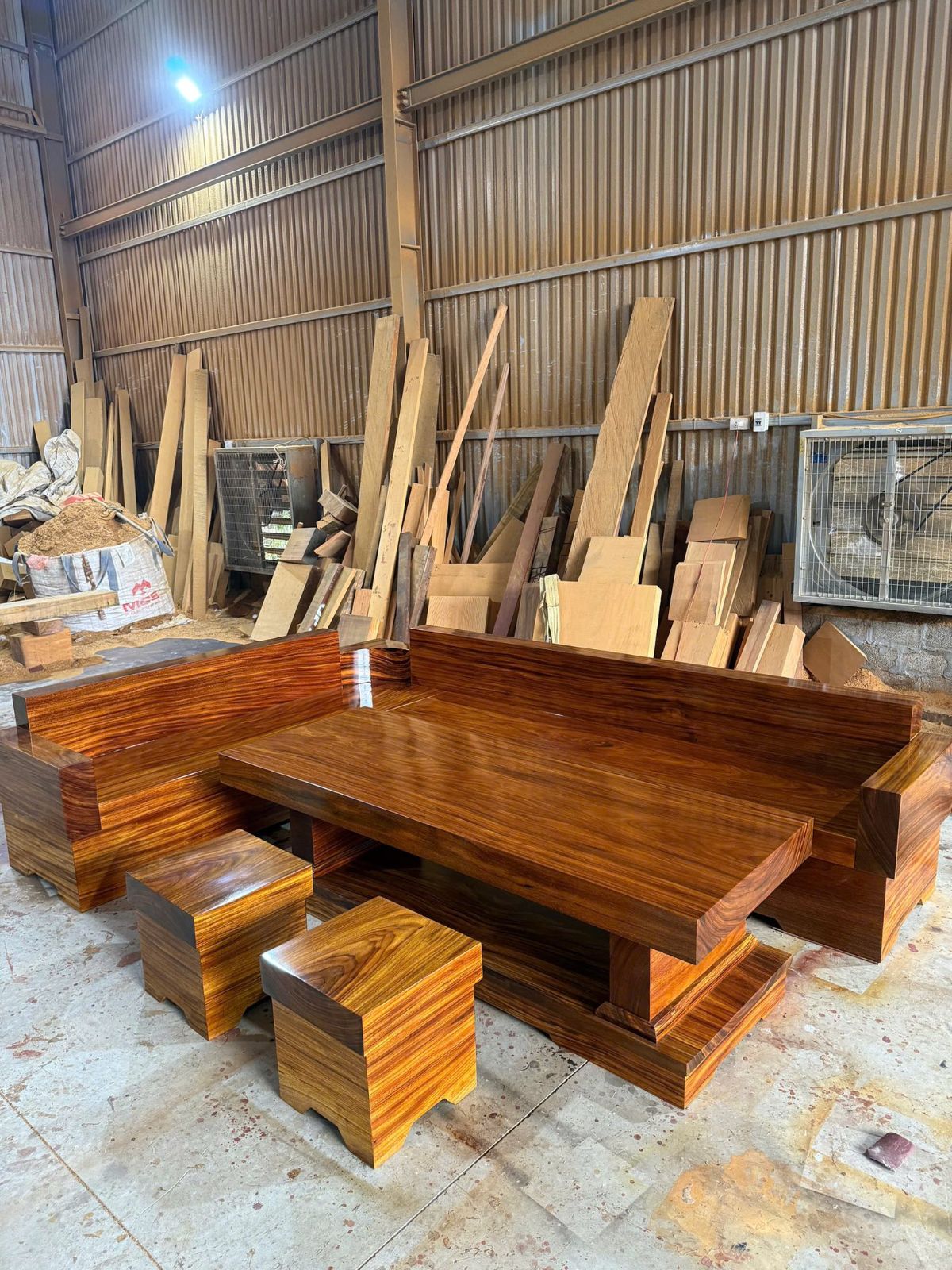 Bộ bàn ghế gỗ tự nhiên