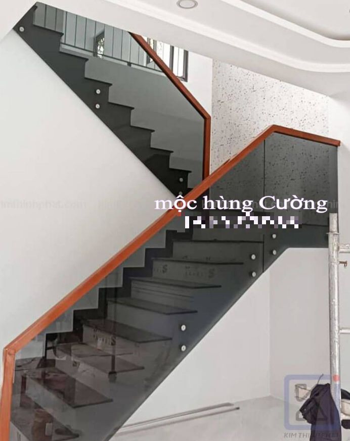 Cầu thanh kính màu