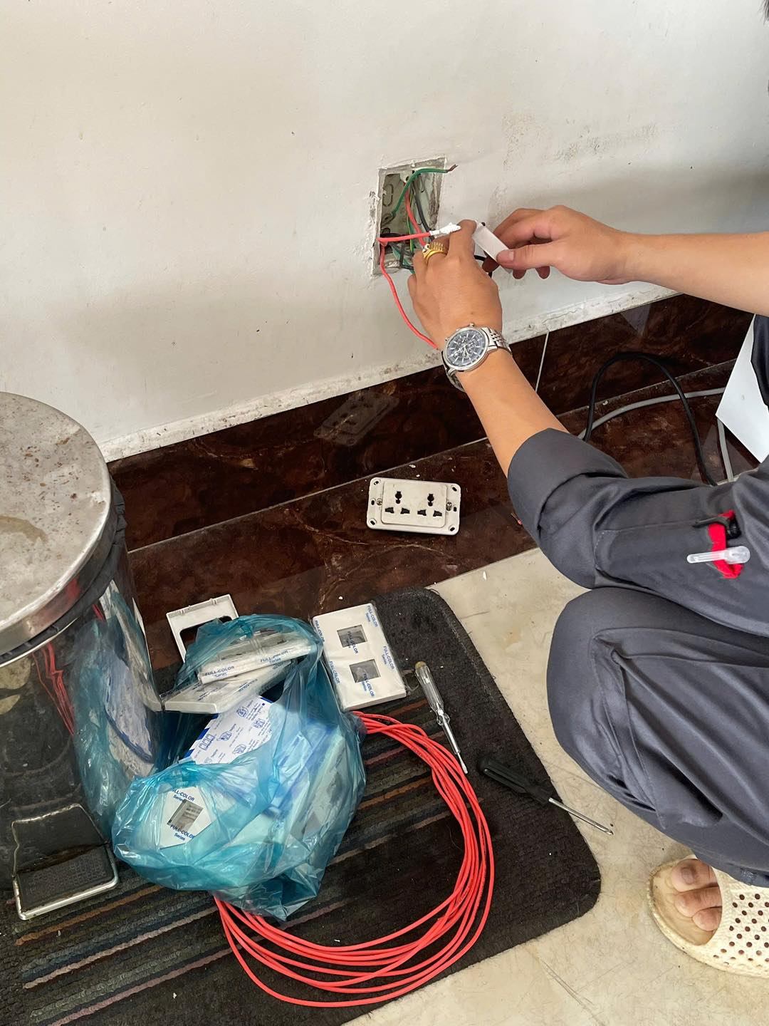 Dịch vụ sửa chữa thay mới ố cắm