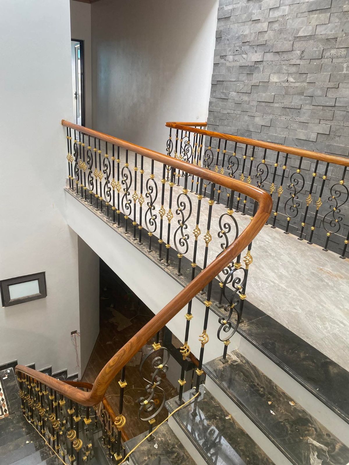 Thi công lan can sắt nghệ thuật