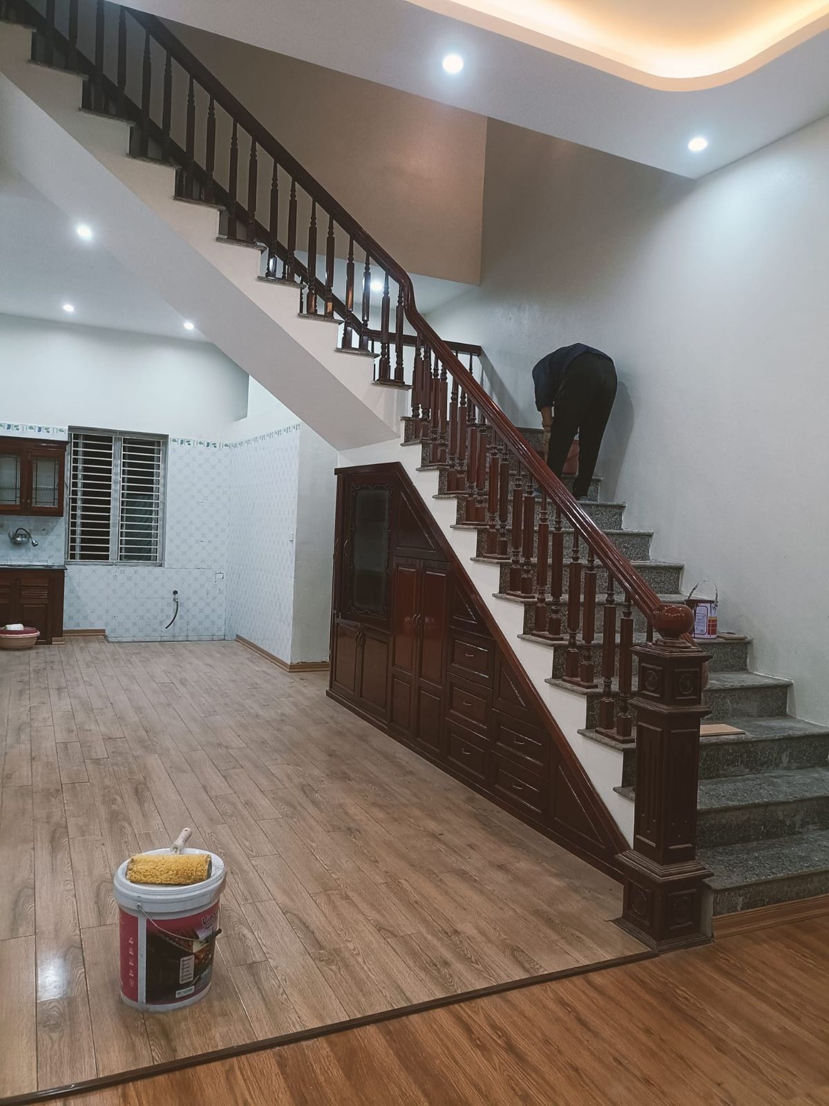 Sơn sửa làm mới đồ gỗ cho gia đình